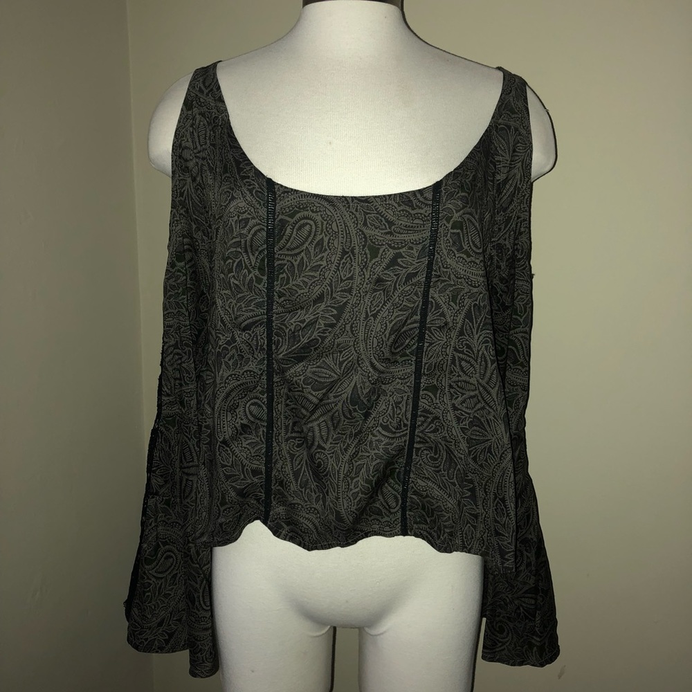 Abercrombie & Fitch off the shoulder NEVER WORN